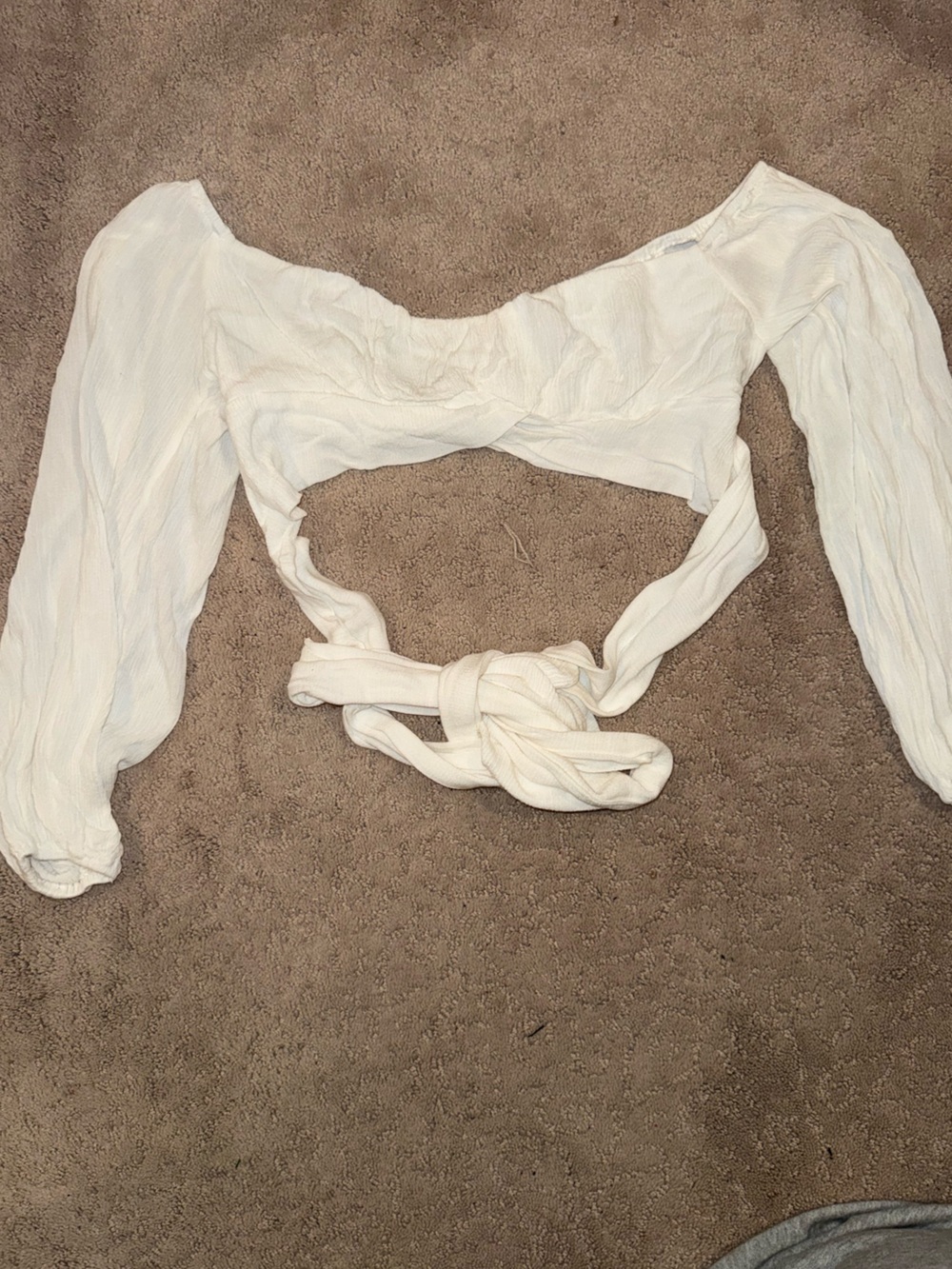 Women’s White Long Sleeve Tie-Front Crop Top